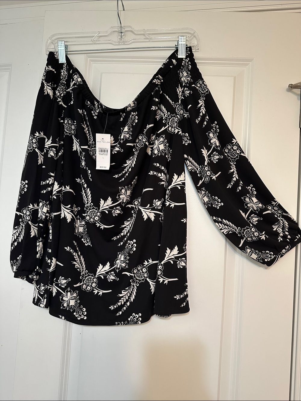 NWT sz Large Ann Taylor floral print blouse features off-the-shoulder neckline
